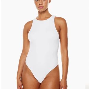 NWOT Aritzia Babaton Contour 90’s Bodysuit